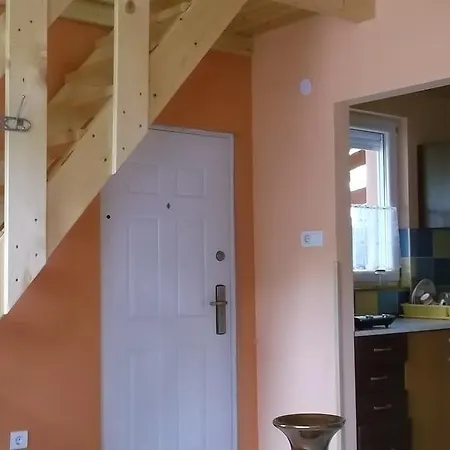 Nyaraló Nánás