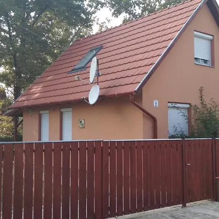 Nanas Szallas * Hajdunanas